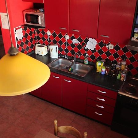 אוהריד Sunny Lake Hostel מראה חיצוני תמונה