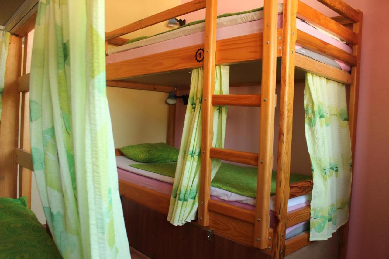 אוהריד Sunny Lake Hostel מראה חיצוני תמונה